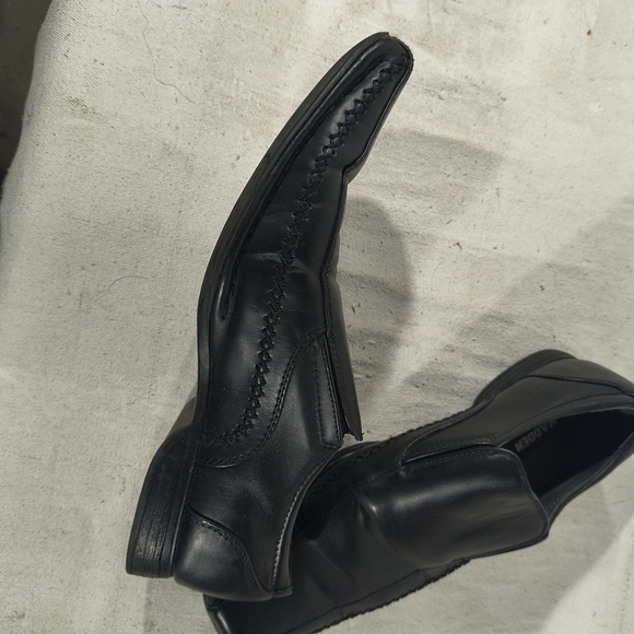 Steve Madden Men\'s Size 9.5 Black Leather Loafers